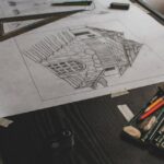 Un dessin d'architecte sur papier avec outils de géométrie